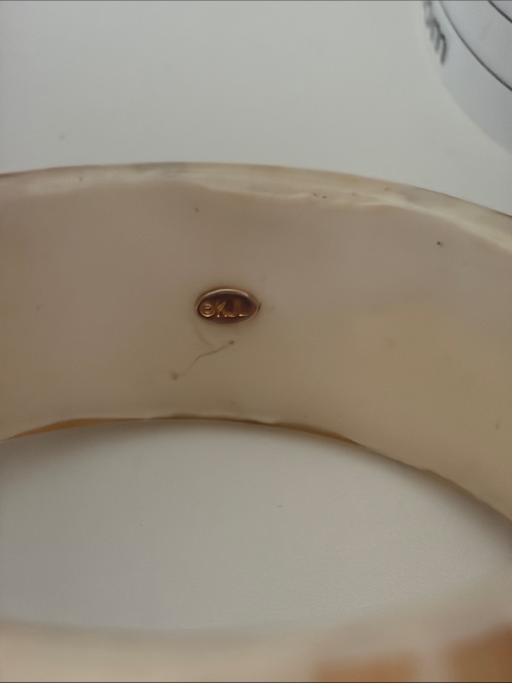 Vtg Kenneth Jay Lane Lucite Bangle Bracelet - Picture 4 of 5